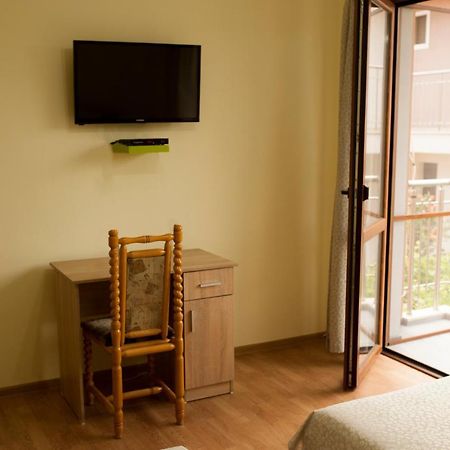 Alfa Guest Rooms With Parking Varna Buitenkant foto