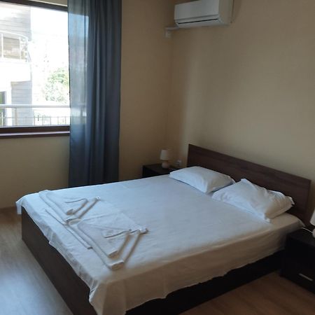 Alfa Guest Rooms With Parking Varna Buitenkant foto
