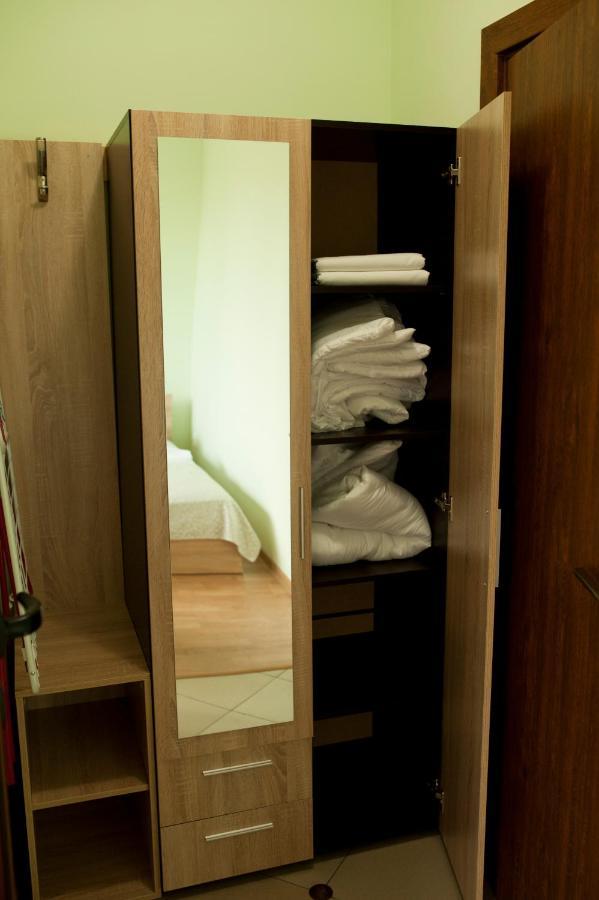 Alfa Guest Rooms With Parking Varna Buitenkant foto