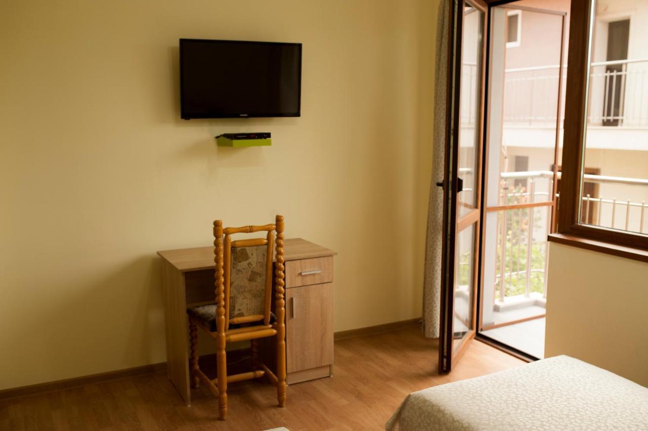 Alfa Guest Rooms With Parking Varna Buitenkant foto