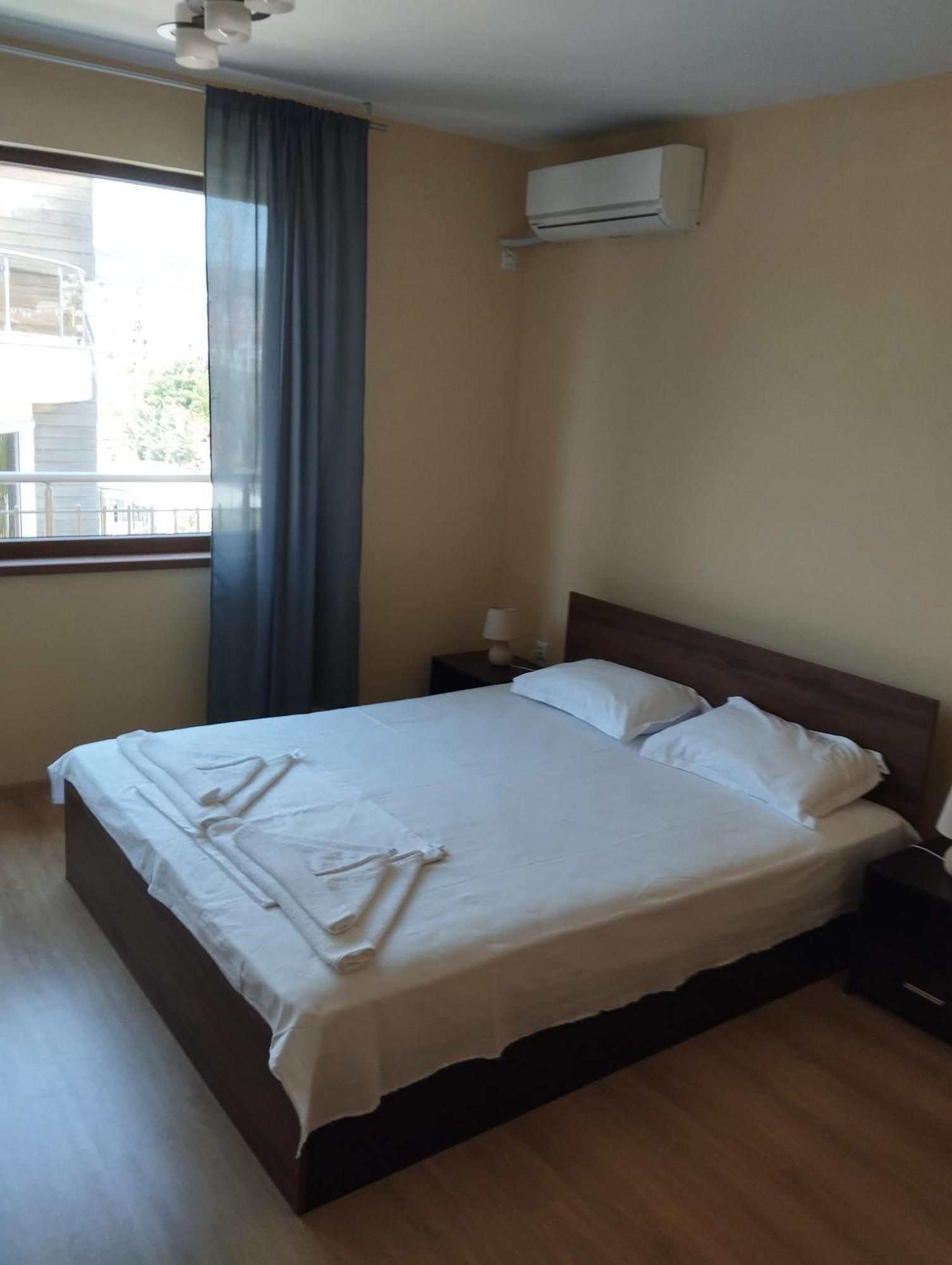 Alfa Guest Rooms With Parking Varna Buitenkant foto