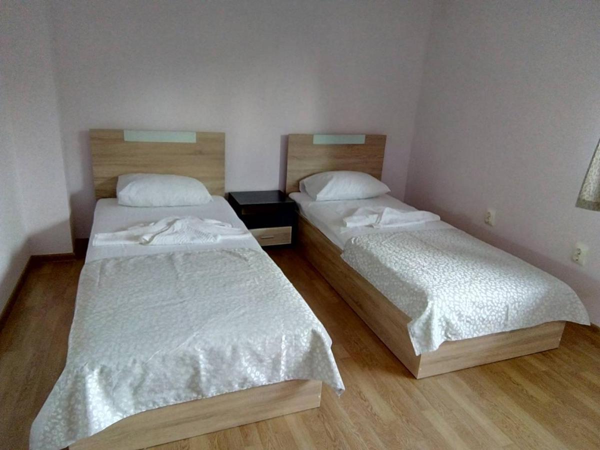 Alfa Guest Rooms With Parking Varna Buitenkant foto