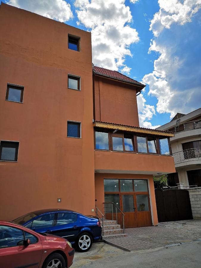 Alfa Guest Rooms With Parking Varna Buitenkant foto