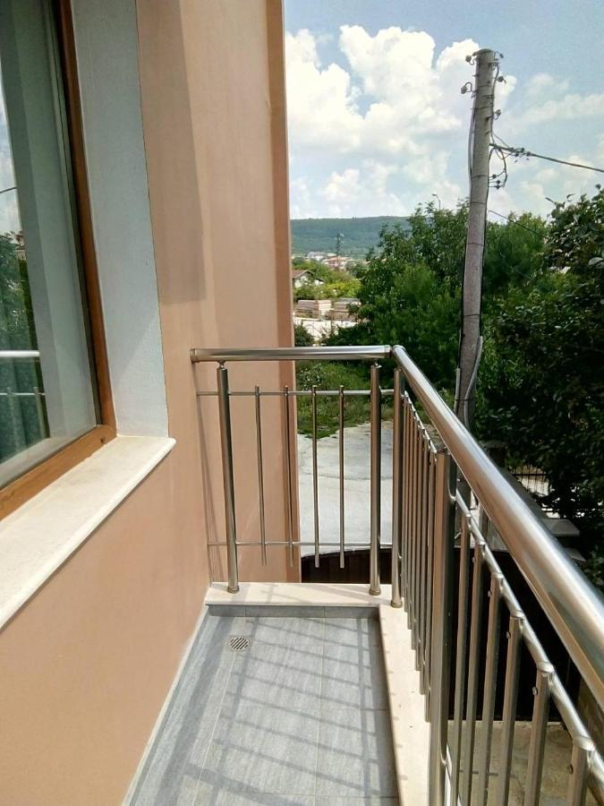Alfa Guest Rooms With Parking Varna Buitenkant foto