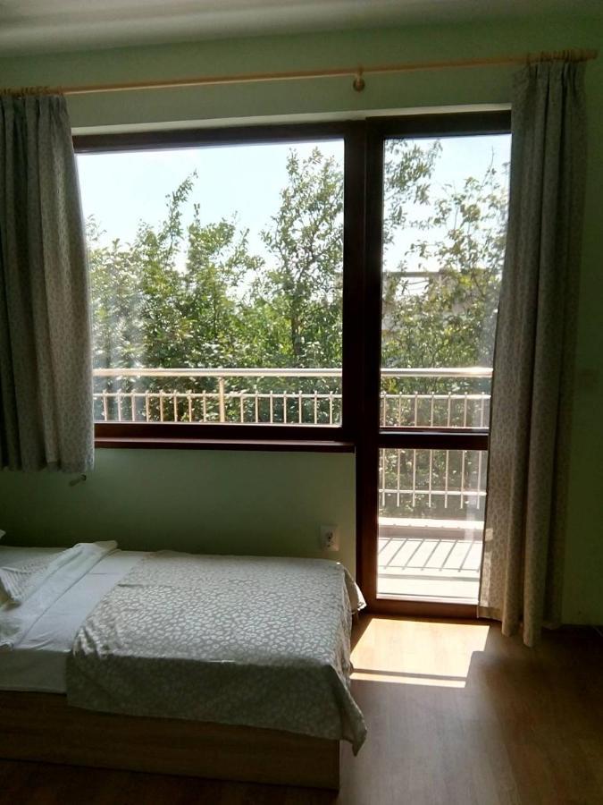 Alfa Guest Rooms With Parking Varna Buitenkant foto
