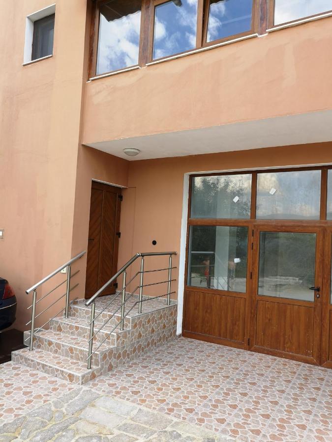 Alfa Guest Rooms With Parking Varna Buitenkant foto