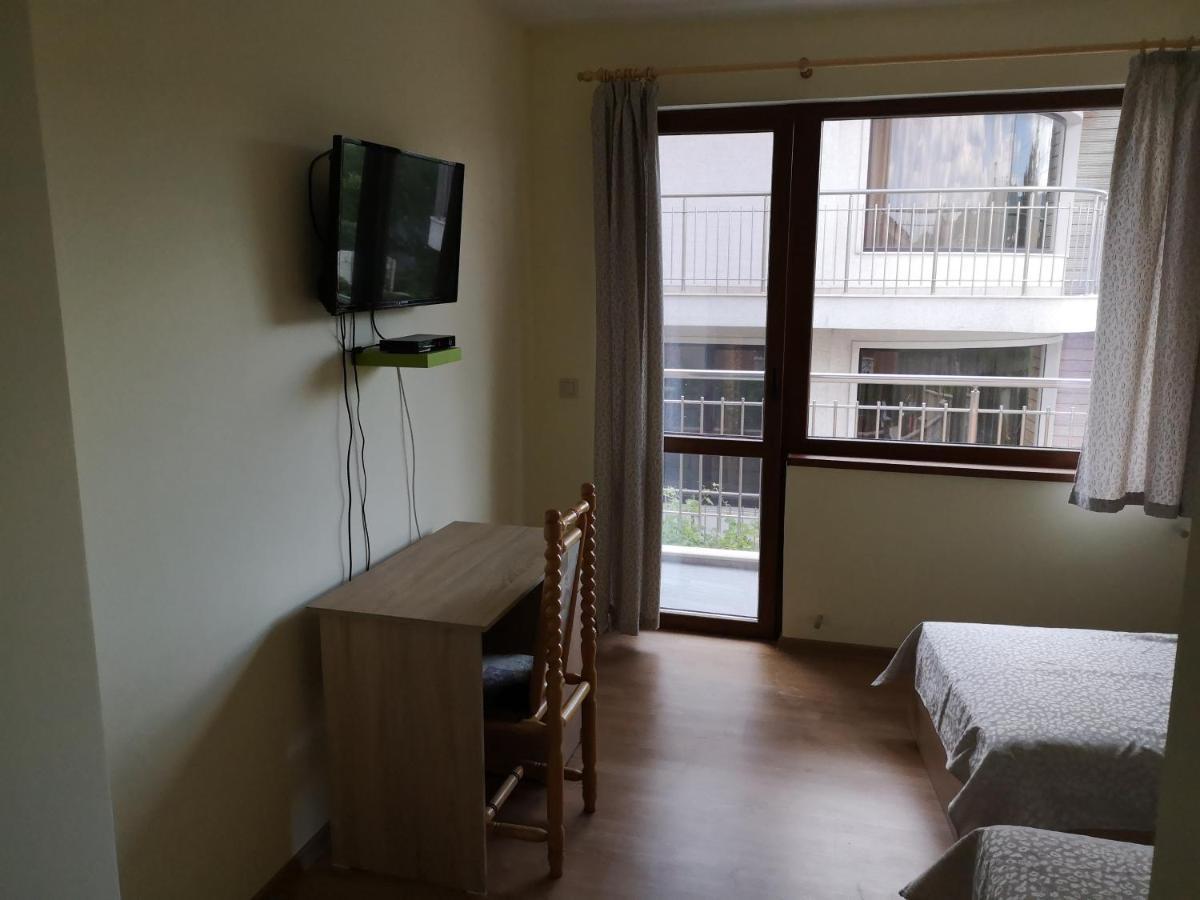 Alfa Guest Rooms With Parking Varna Buitenkant foto