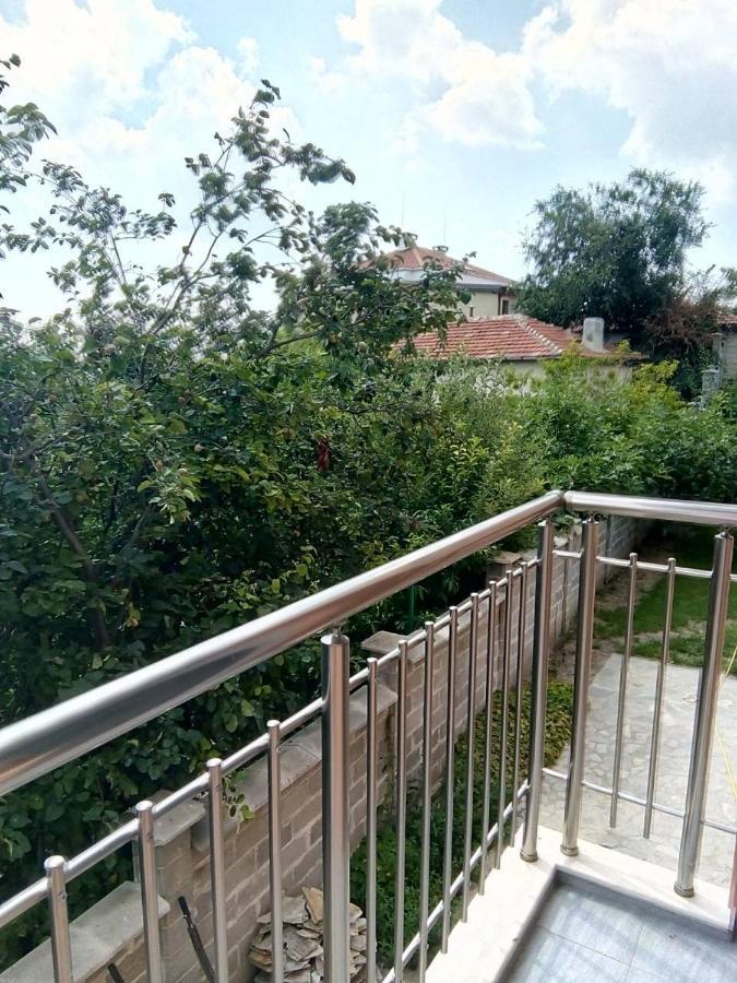 Alfa Guest Rooms With Parking Varna Buitenkant foto