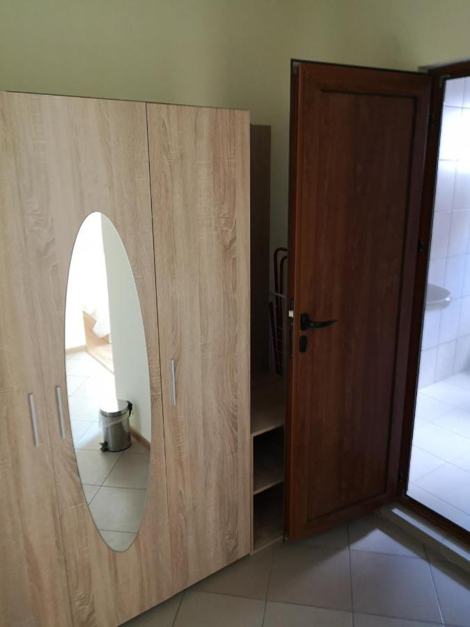Alfa Guest Rooms With Parking Varna Buitenkant foto