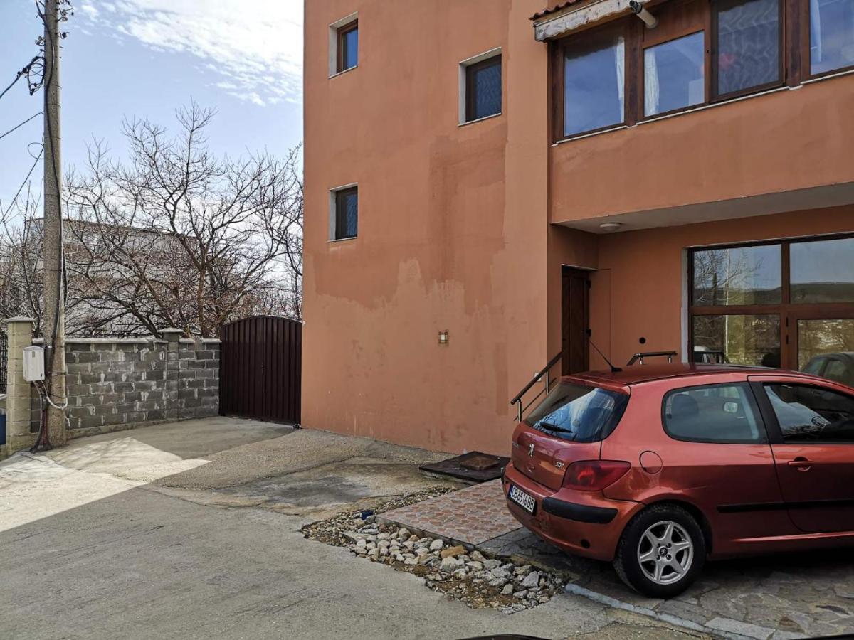 Alfa Guest Rooms With Parking Varna Buitenkant foto